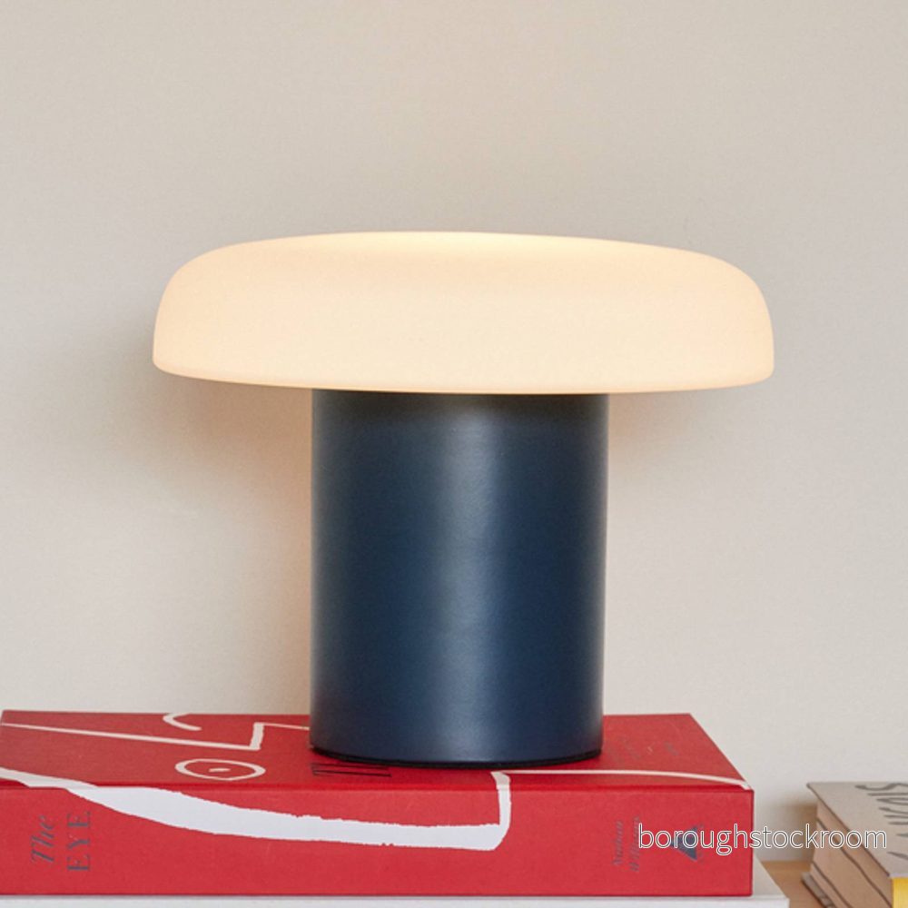 Hübsch Ateliers bordslampa, mörkblå, vit, glas, järn 5712772129203