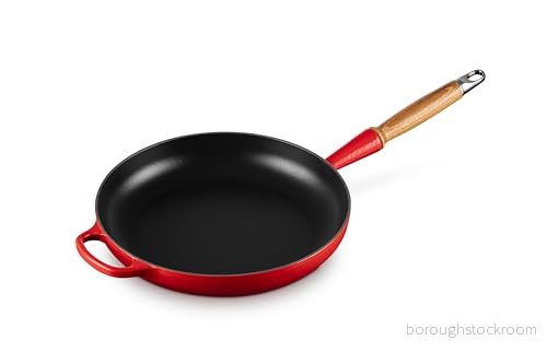 Le Creuset Frying pan Signature Cerise ø 28 cm / 2.6 Liter enamelled non stick coating 24147324409