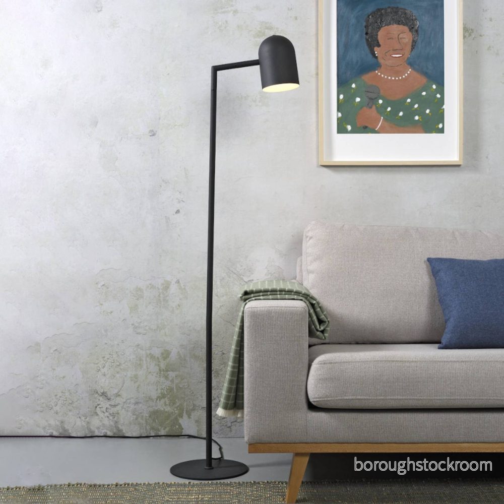 IT'S ABOUT ROMI Golvlampa Marseille, svart 8716248081313