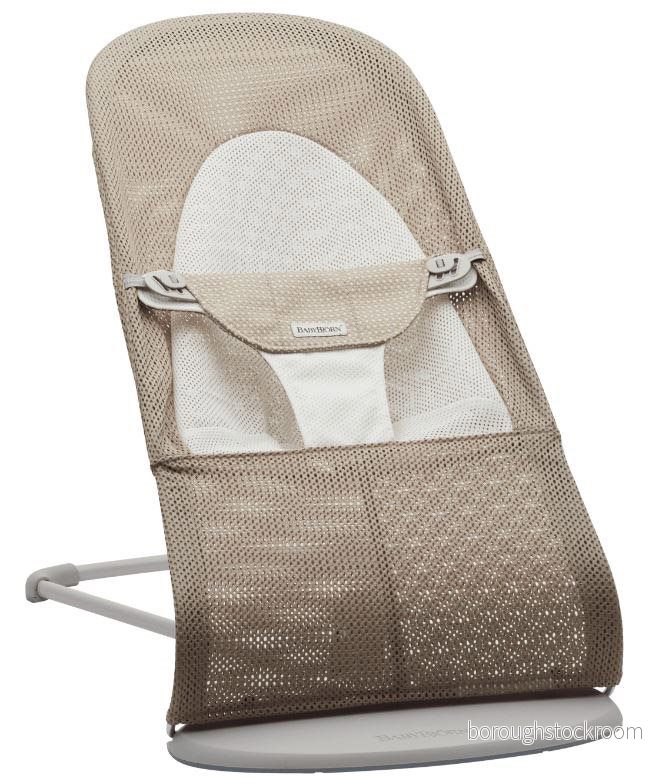 BabyBjörn Balance Soft Babysitter Mesh, Gråbeige/Vit 7317680051448