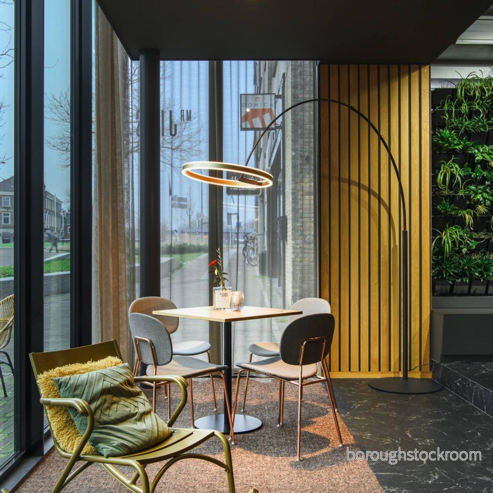 SLV LED golvlampa One Bow FL, svart/mässingfärgad, stål 4024163265560