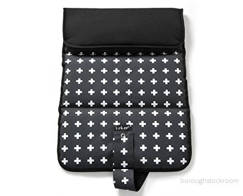 KipKep Napper skötmatta Crossy Black kompakt, supermjukt och tvättbart skötunderlägg för resor 8718182141863 KipKep Napper skötmatta Crossy Black kompakt, supermjukt och tvättbart skötunderlägg för resor 8718182141863